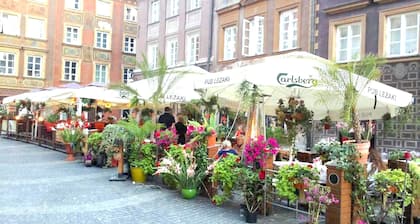 AAA STAY Market Square Old Town