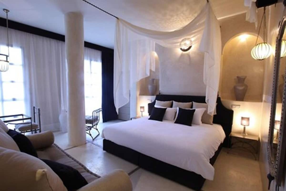 Deluxe Suite
