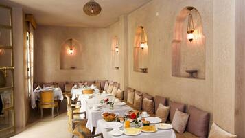 Colazione completa inclusa, servita tutte le mattine