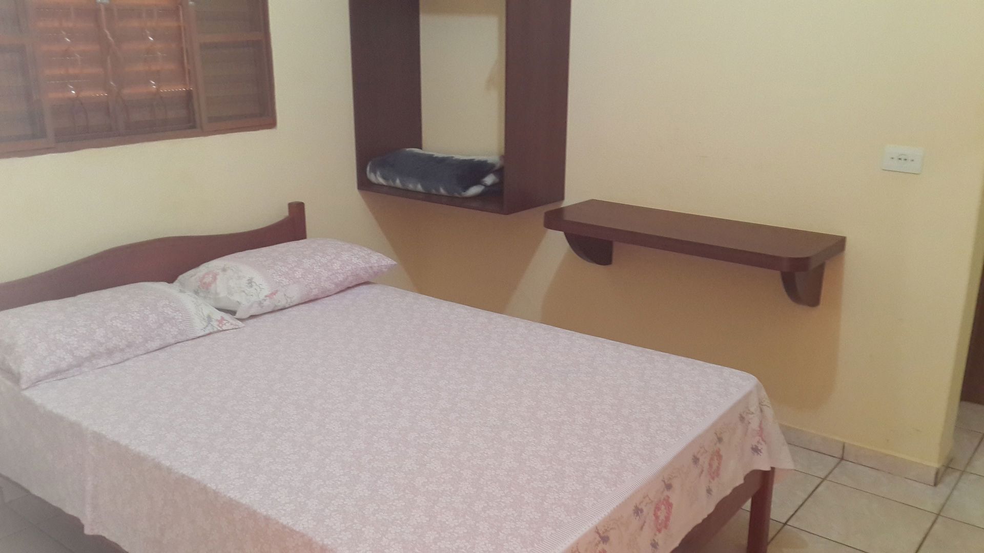 Minibar, Wi-Fi gratuit, draps fournis