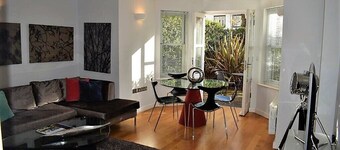 Lux Living Apartments - Marino Place