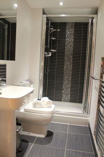 Lux Living Apartments - Marino Place