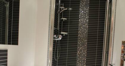 Lux Living Apartments - Marino Place