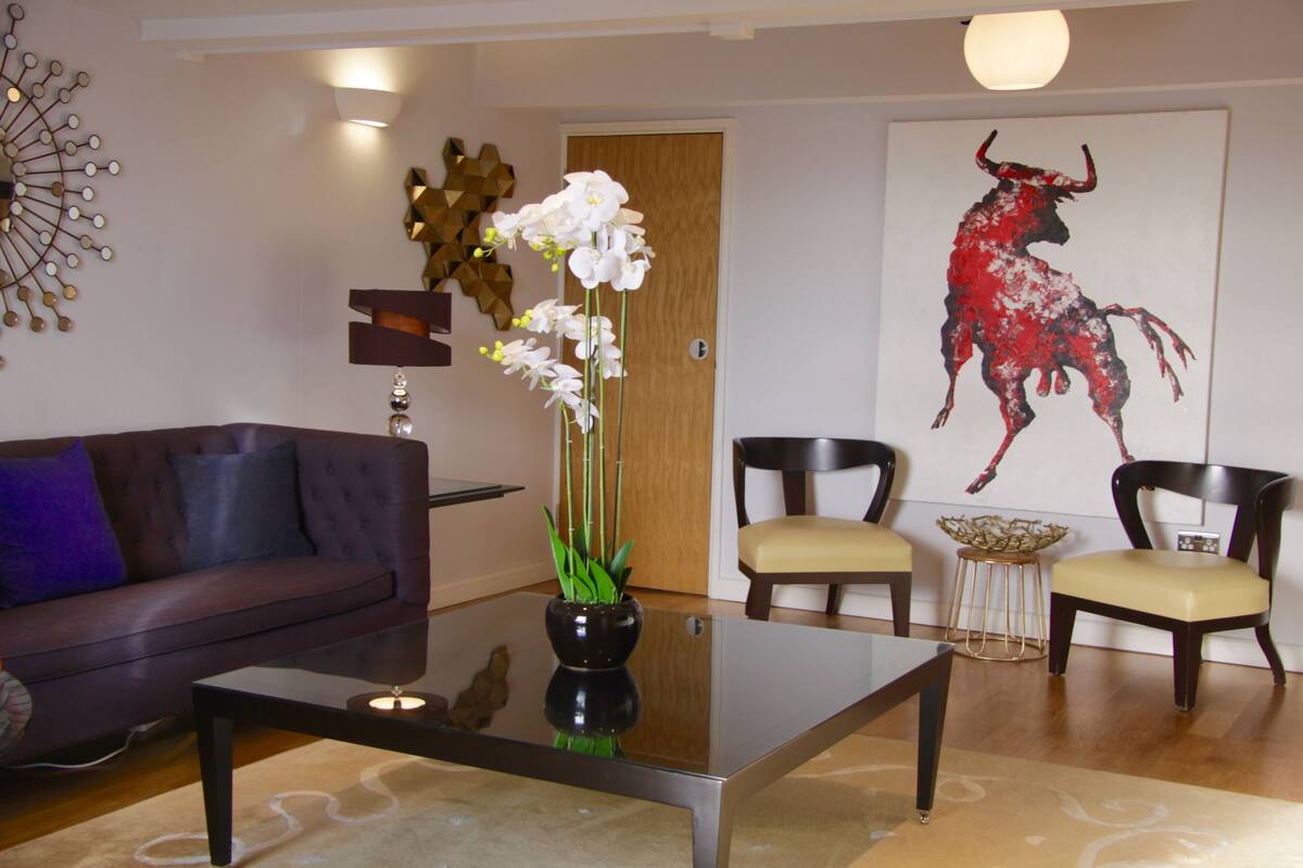 Superior Studio (Split Level, Top Floor) | Iron/ironing board, free cots/infant beds, rollaway beds, free WiFi