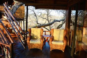 Marula (Luxury Family Tree House) | Living room