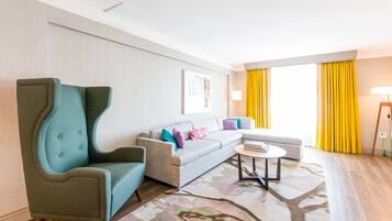 Een 50-inch lcd-televisie met digitale zenders, een televisie en Netflix