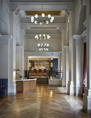 2 restaurants; ze serveren er ontbijt, lunch, diner en brunch 