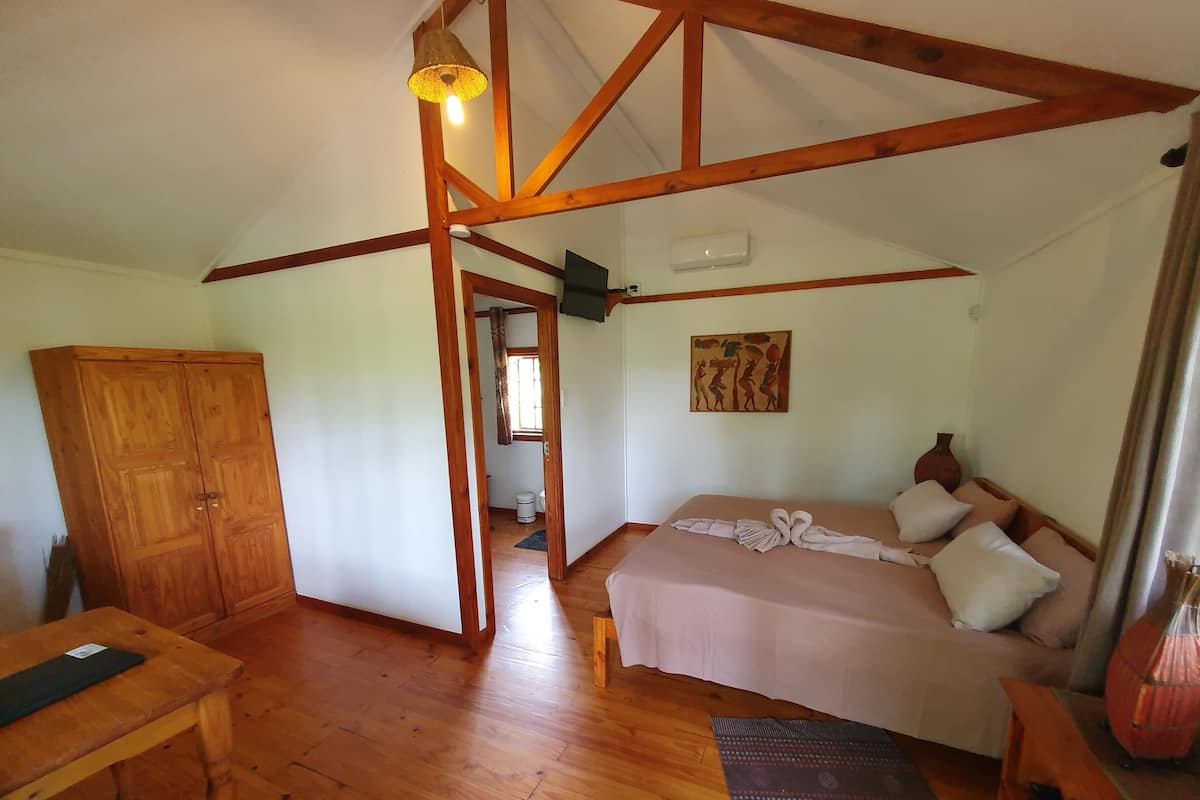Chalet Romantis, 1 kamar tidur, dapur kecil, area taman | Seprai linen