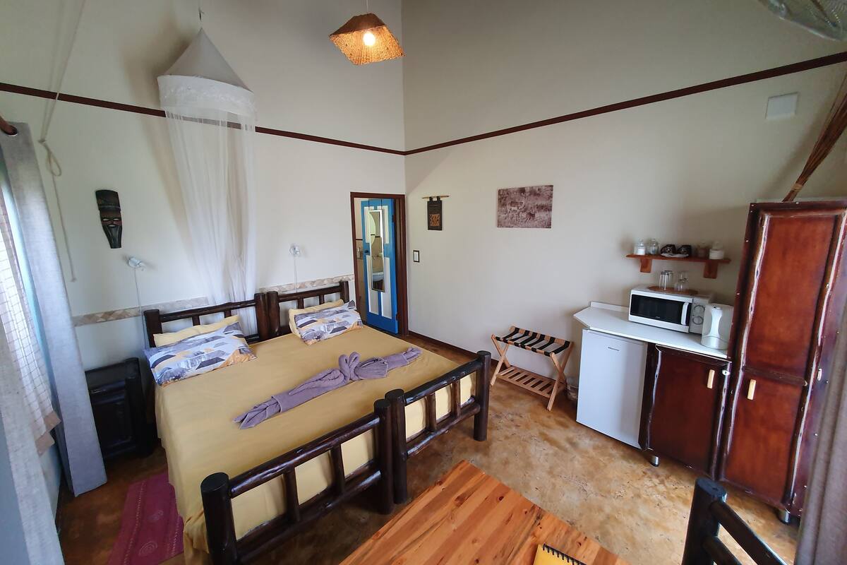 Kamar Double Ekonomi, 1 kamar tidur, lemari es, di pinggir kolam renang | Seprai linen