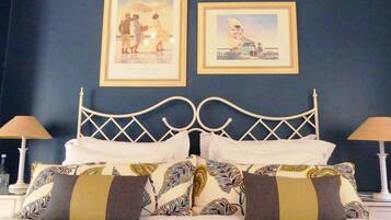 Luxury Suite, 1 Bedroom, Garden View | Desk, free WiFi, bed sheets