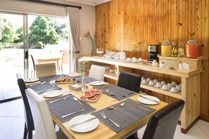 Free daily full breakfast  - Tsitsikamma Manor (Storms River)