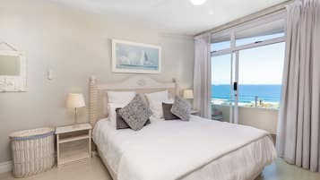 Luxury Apartment, 3 Bedrooms, Sea View, Sea Facing | 3 bilik tidur, peralatan tempat tidur premium, peti besi dalam bilik