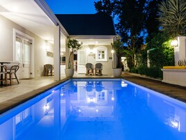 Outdoor pool, pool umbrellas, sun loungers