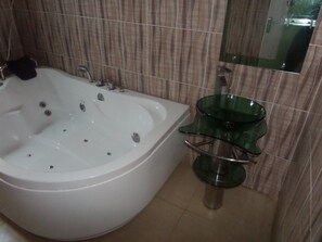 Camera Executive, 1 letto matrimoniale | Bagno | Asciugamani