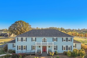 Fachada de la propiedad