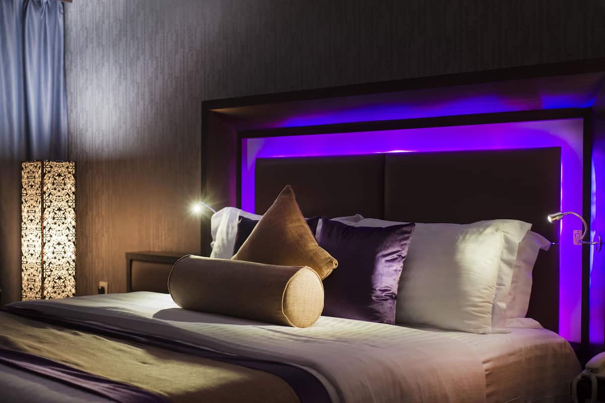 premier double or twin room | 1 bedroom, minibar, in-room safe, desk