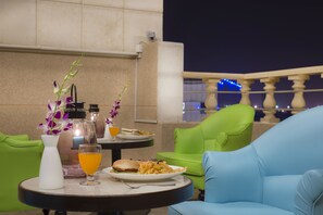 Majestic Suite | Balcony - Golden Bujari Al Khobar Hotel (Al Khobar)