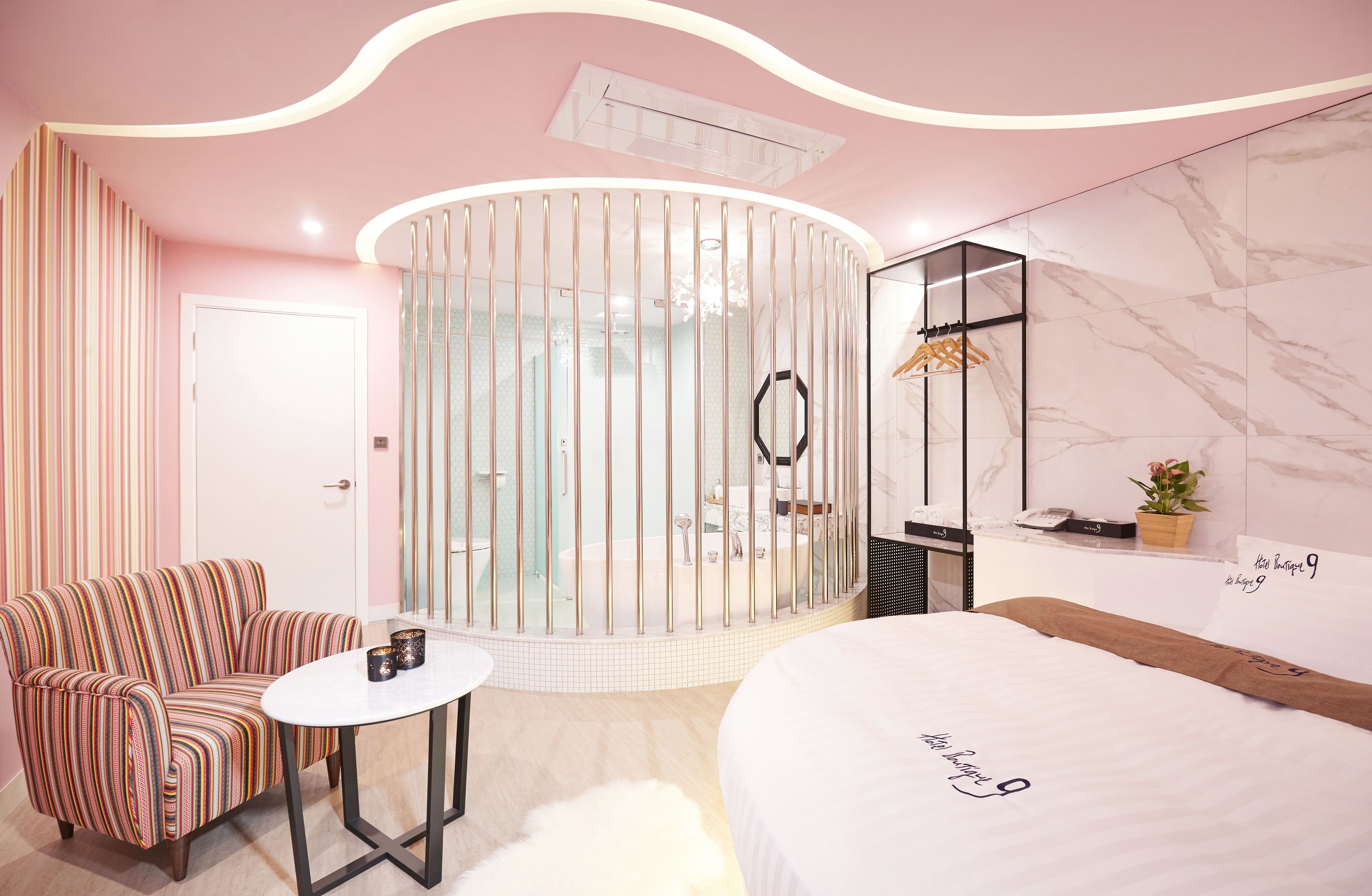 oriental suite | desk, blackout curtains, free wifi, bed sheets