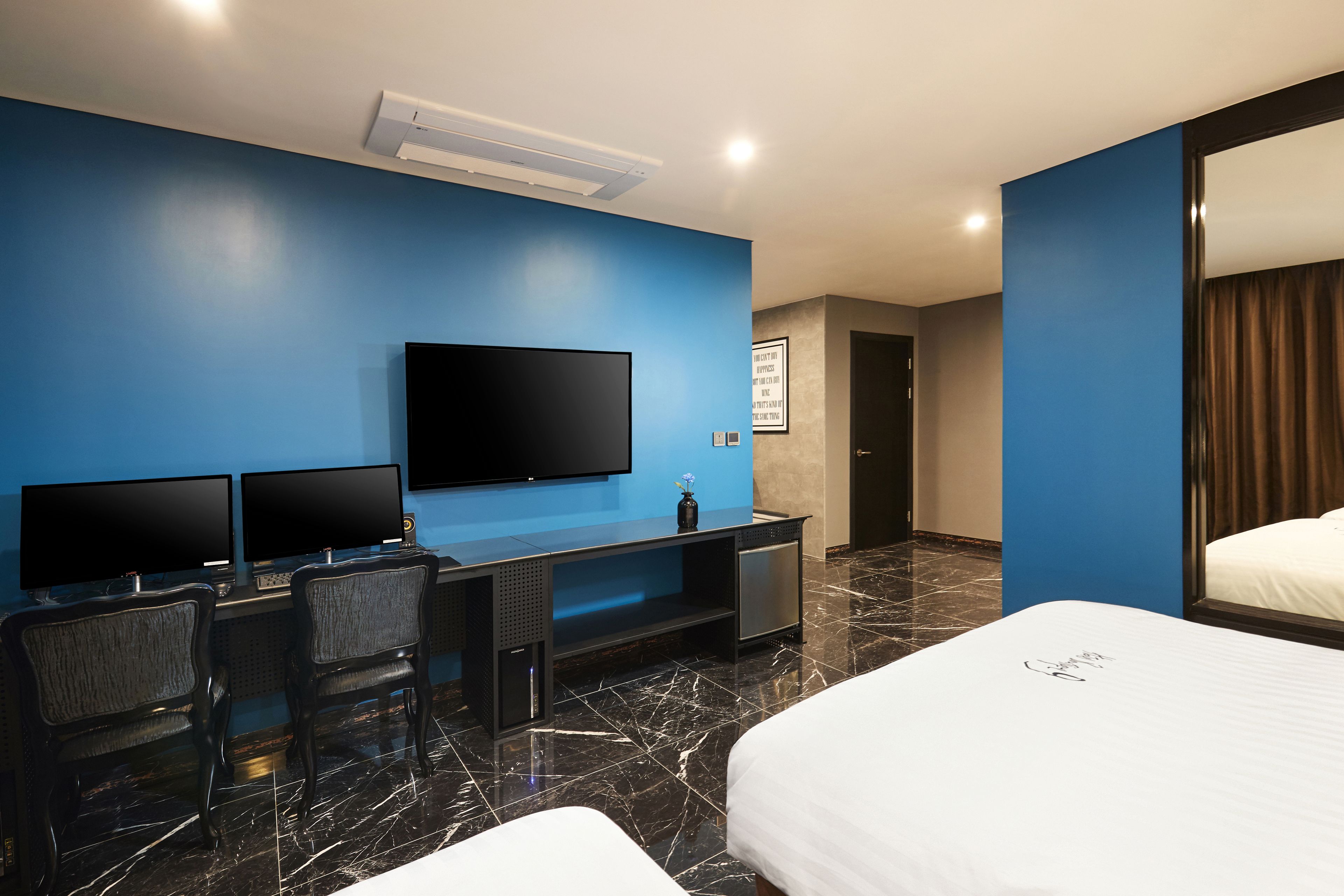 desk, blackout curtains, free wifi, bed sheets