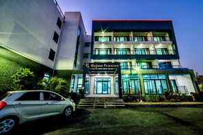 Front of property - Rejina Pension (Seogwipo)