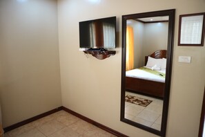 Family Room | Room amenity