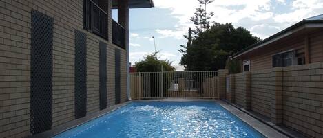 Piscine extérieure (ouverte en saison)