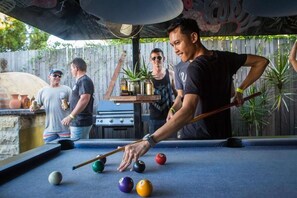 Game room - Gladstone Backpackers (Gladstone)