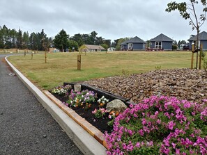 Property grounds - Pineacres Motel and Park (Kaiapoi)