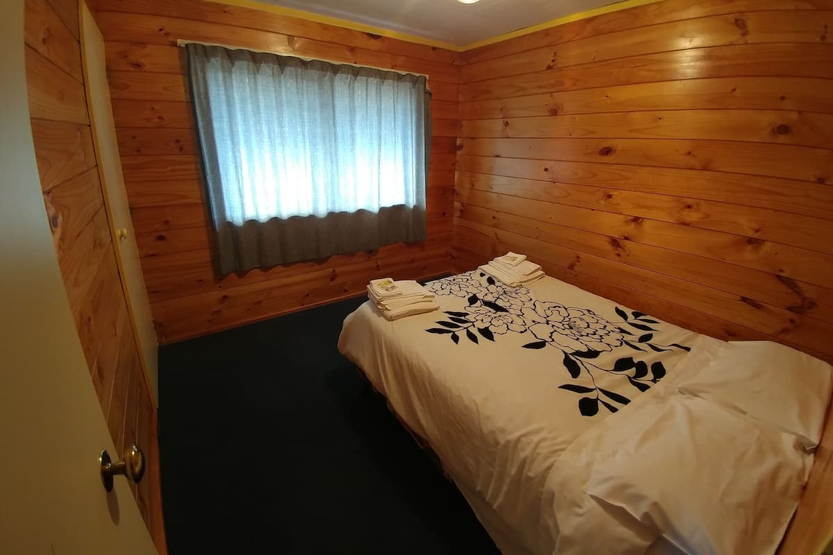 Quarto luxo (Family) | Roupas de cama premium, escrivaninha, ferros/tábuas de passar roupa