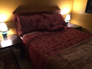 2 bedrooms, desk, soundproofing, iron/ironing board - Eyreview Retreat (West Eyreton)