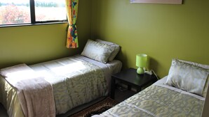 Cottage | 2 bedrooms, desk, soundproofing, iron/ironing board - Eyreview Retreat (West Eyreton)