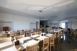 Frokost serveres