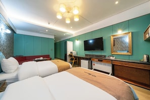 Zweibettzimmer | Hochwertige Bettwaren, Minibar, Schreibtisch, Verdunkelungsvorhänge