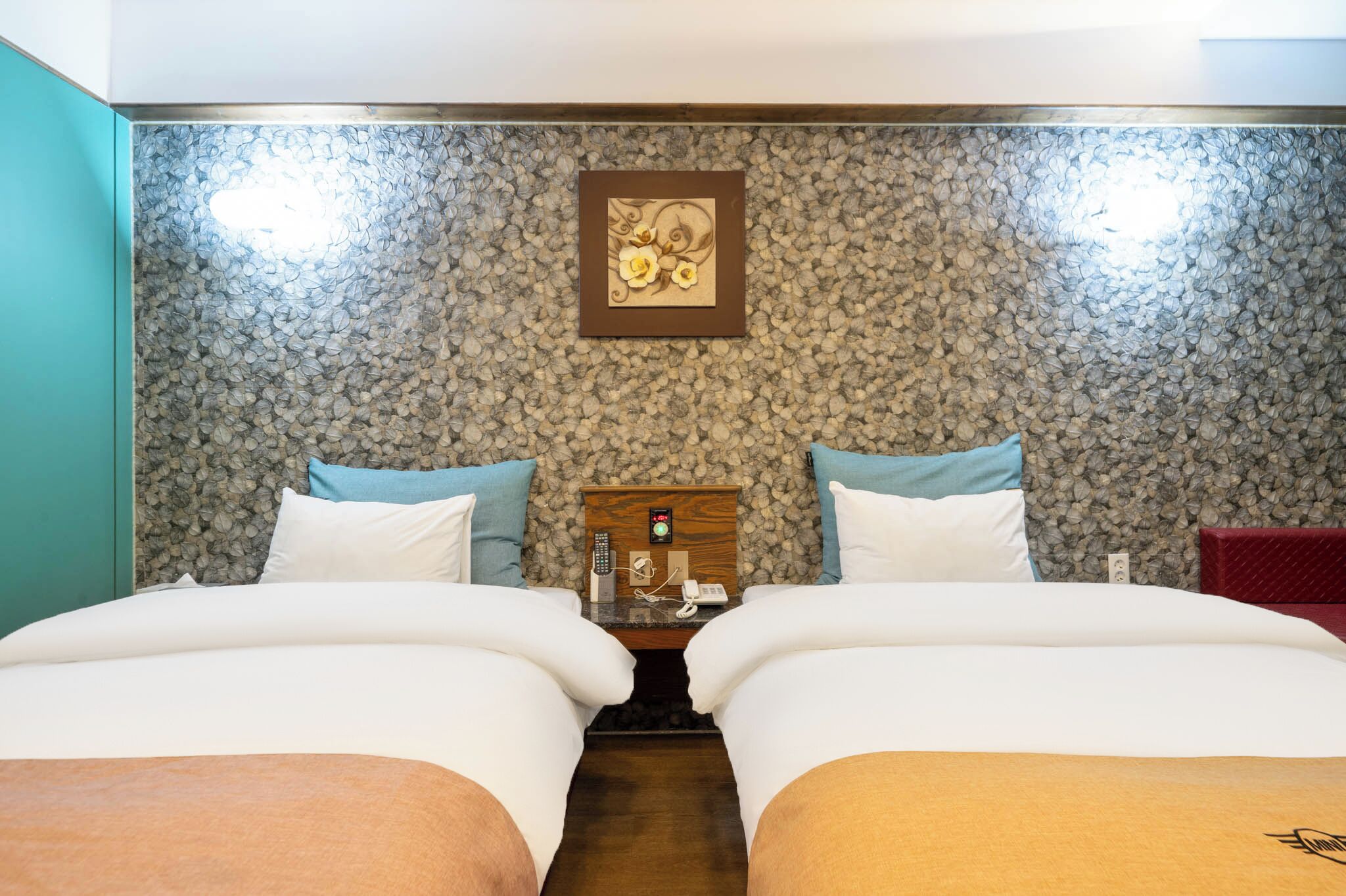 twin room | 1 bedroom, premium bedding, minibar, desk