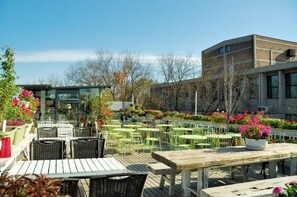 Daily English breakfast (CNY 40 per person) - Peking International Youth Hostel (Beijing)