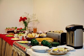 Ilmainen päivittäinen buffetaamiainen
