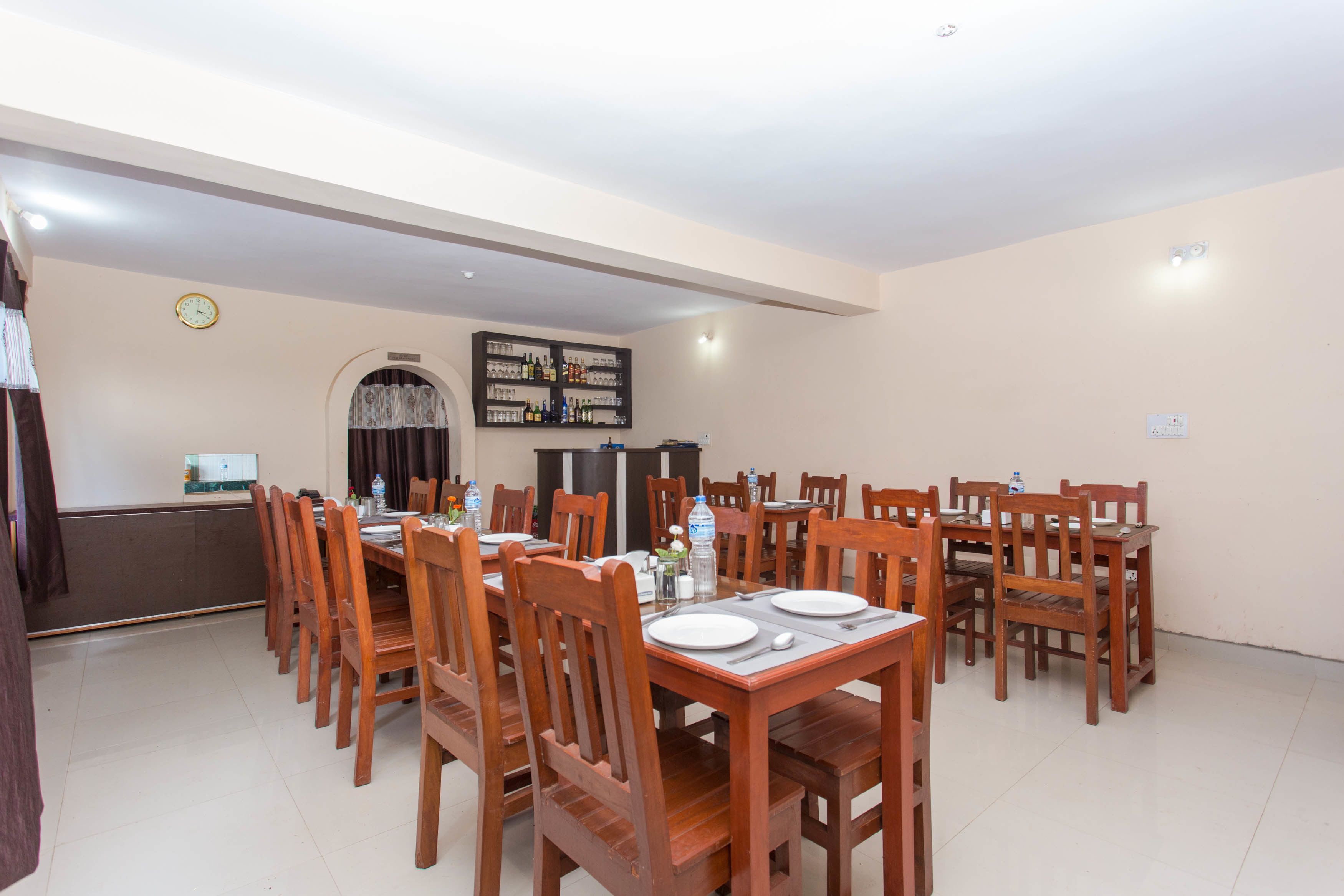 Bar (trong khuôn viên)