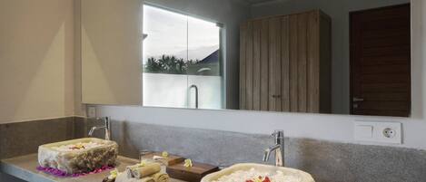 Bathroom sink
