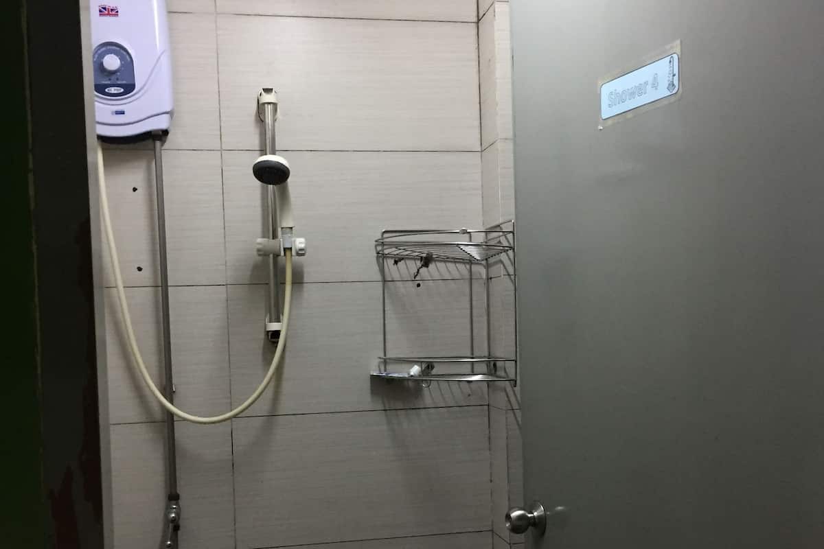 Triple Room with Attached Shower | Bathroom shower