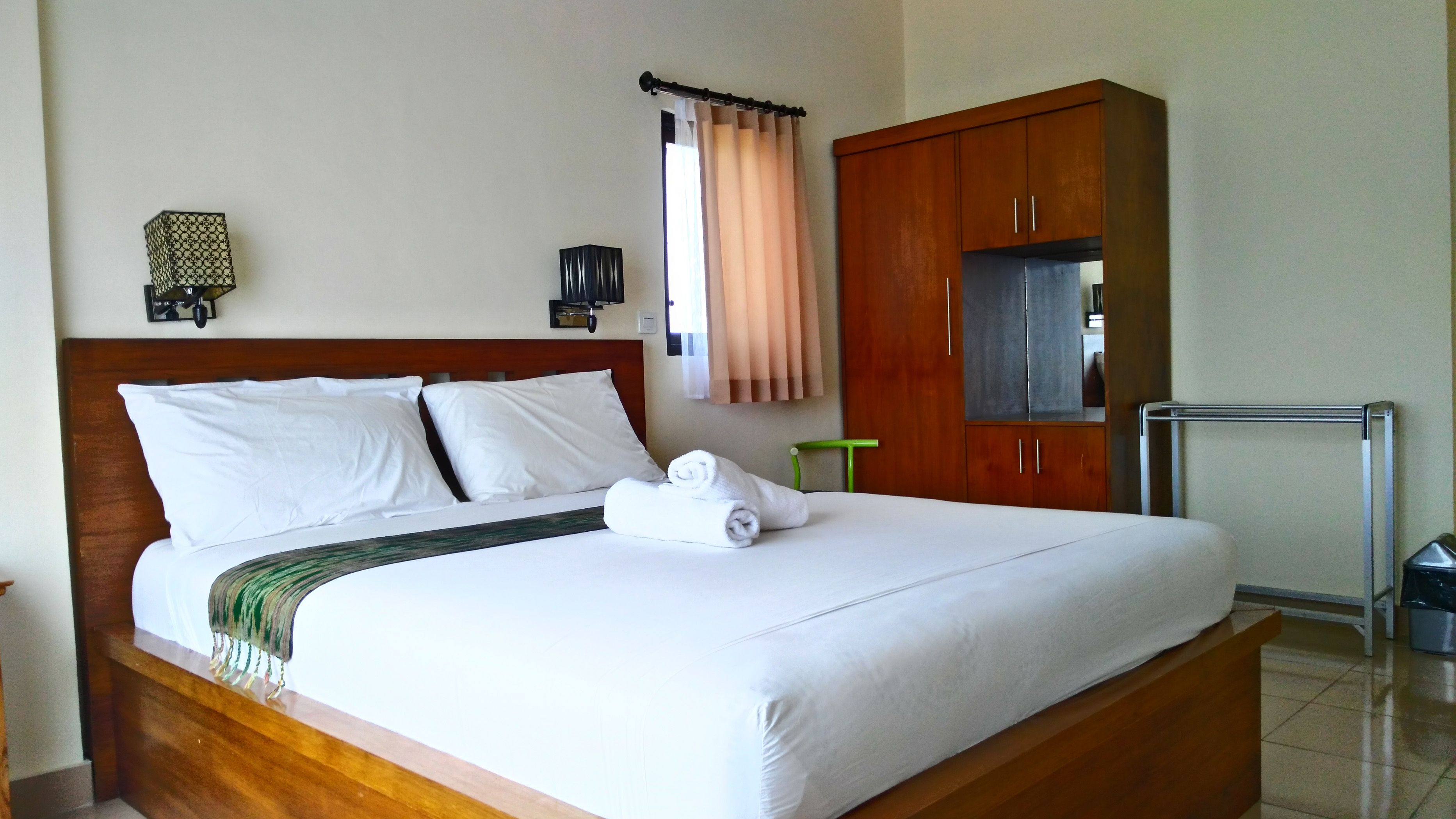 Quarto casal luxo | Wi-Fi de cortesia, roupa de cama