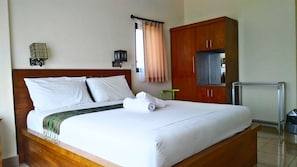 Deluxe Double Room | Free WiFi, bed sheets - Nyoman Badri Homestay (Ubud)