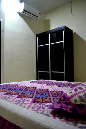 Standaard kamer | Een strijkplank/strijkijzer