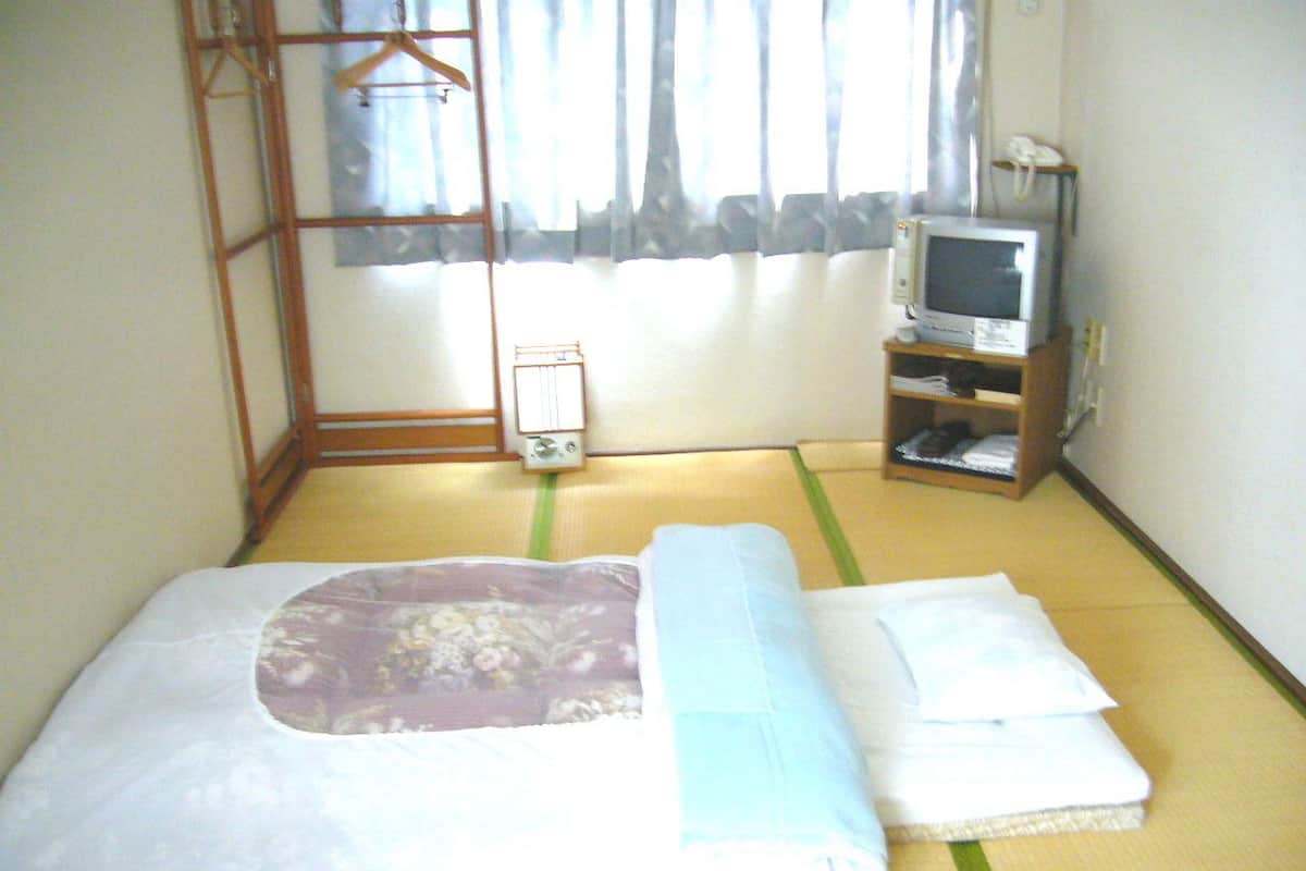 Japanese-Style Room (Please check in before 10PM) | WiFi (free)