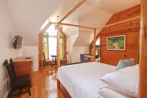 Premium bedding, individually decorated, individually furnished, desk - Guesthaven Baguio Bed & Breakfast (Baguio)