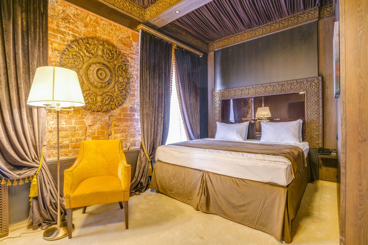 Junior Double or Twin Room, 1 King Bed | Safe