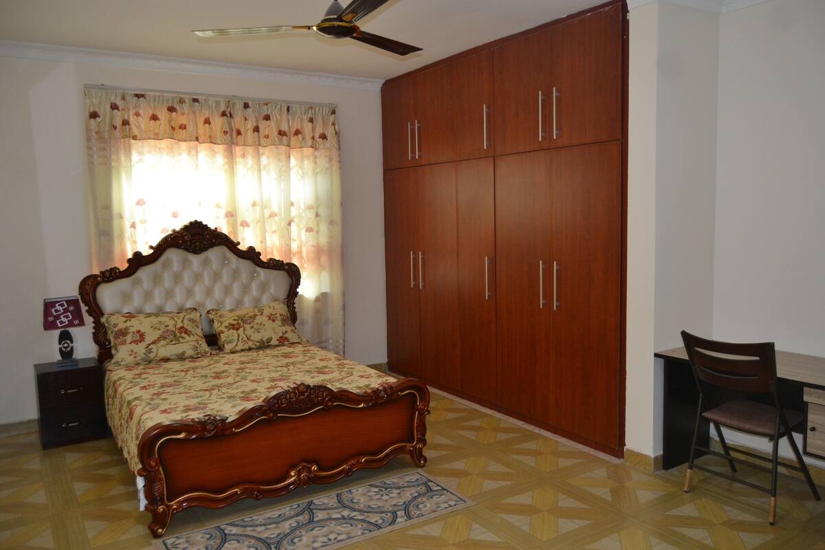 Double Room | In-room safe, desk, iron/ironing board (on request), free WiFi