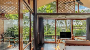 Romance Royal Pool Villa | Premium bedding, minibar, in-room safe, desk