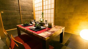 Televisión de pantalla plana, películas con cargo