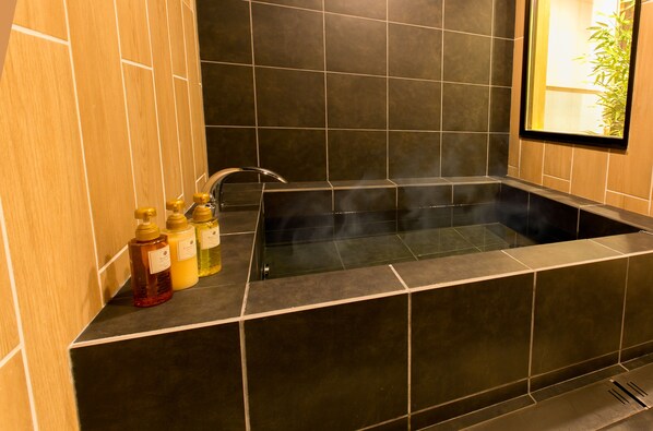 Bathroom sink - Hosta Toji San (Kyoto)