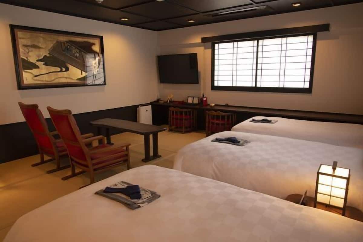 1 bedroom, premium bedding, down comforters, in-room safe